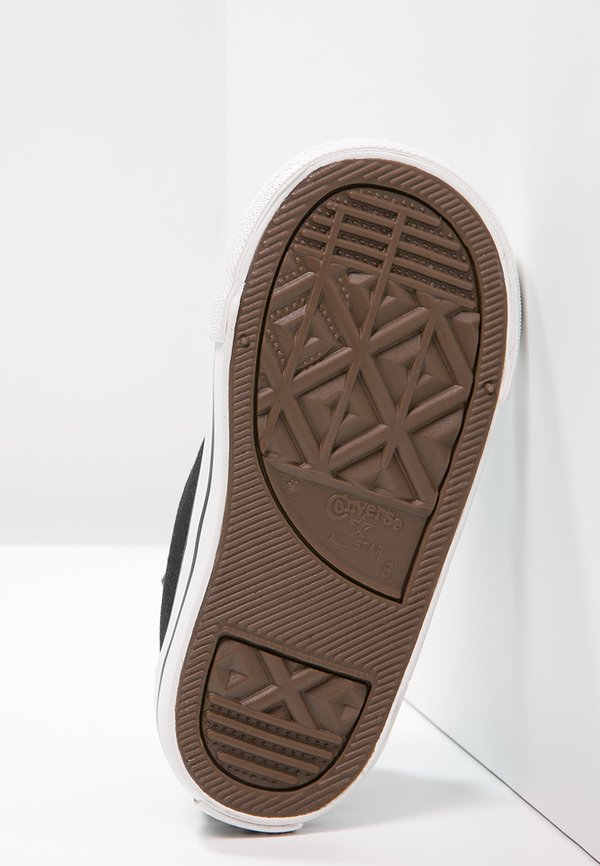 CHUCK TAYLOR ALL STAR CORE - Trainers4