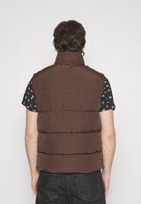 Only & Sons ONSMELVIN LIFE PUFFER VEST - Vesta - hot fudge