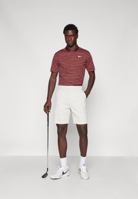 Nike Golf DRI-FIT VICTORY - Polo - burgundy crush/dragon red/white
