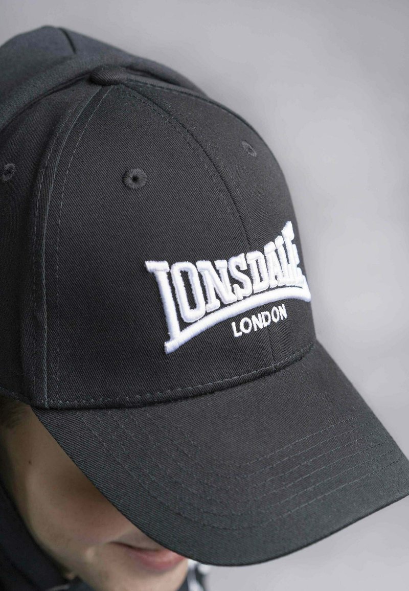 Berretto Lonsdale Wigston, Con Ricamo 3D In Rilievo E Misura Regolabile - Stile Casual E Sportivo - 3
