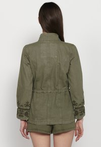 Koroshi Parka - kaki khaki