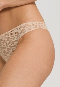 Hanro MOMENTS - String - beige