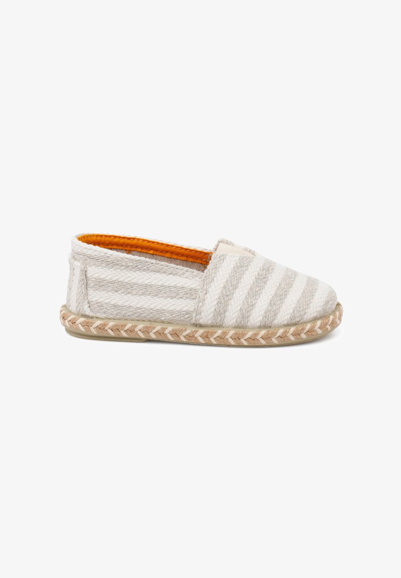 Stribede espadrilles med en vævet tekstiloverdel i beige og lys grå, orange inderside og en naturlig jute-rep sål.
