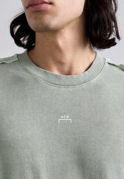 A-COLD-WALL* FACADE - Print T-shirt - grey-green/olive grey