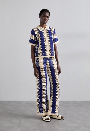 PANTALON  - Bukser - bleu/ecru