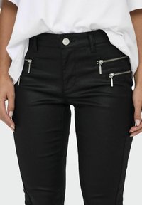 ONLY FALBALA  - Vaqueros pitillo - black