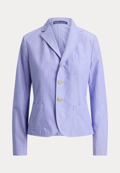 Ανοιχτό μωβ μονόπετο σακάκι με γιακά με εγκοπές, δύο μπεζ κουμπιά και τρεις ραμμένες τσέπες, εμφανιζόμενο σε λευκό φόντο.