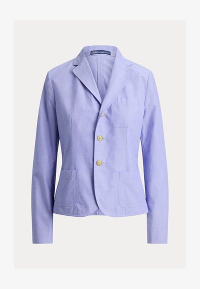 Ανοιχτό μωβ μονόπετο σακάκι με γιακά με εγκοπές, δύο μπεζ κουμπιά και τρεις ραμμένες τσέπες, εμφανιζόμενο σε λευκό φόντο.