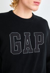 GAP Maglione - black