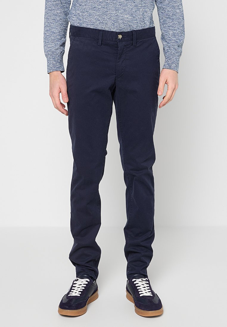 SLIM FIT