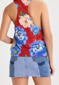 adidas Originals Linne - red