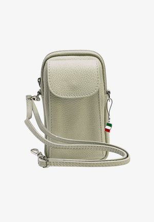 Sac à téléphone structuré en cuir beige clair doux et texturé. Comprend un rabat, une bandoulière réglable et un petit détail du drapeau italien.