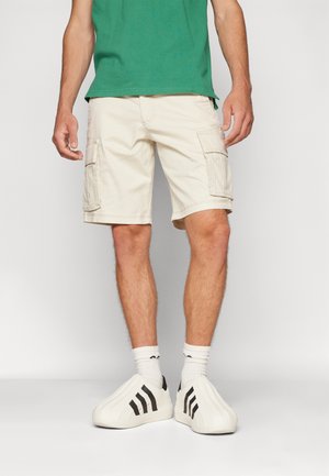 GAP CARGO - Shorts - chino