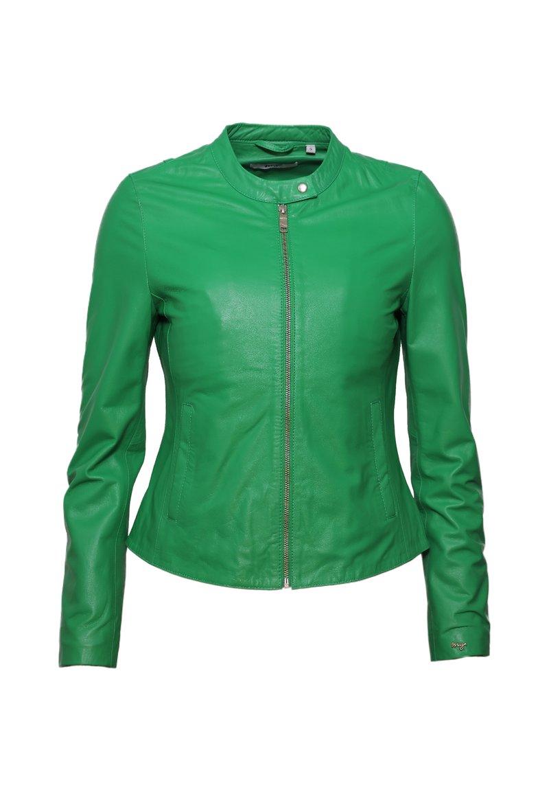 Groene leren jas met een strakke pasvorm, hoge kraag, voorrits en zijzakken. Gladde textuur en minimalistische stijl.