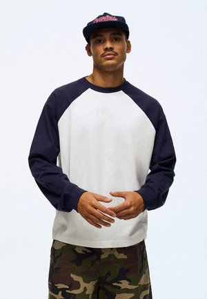 Bershka, CONTRAST RAGLAN LONG SLEEVE - TSHIRT - T-shirt à manches longues - royal blue
