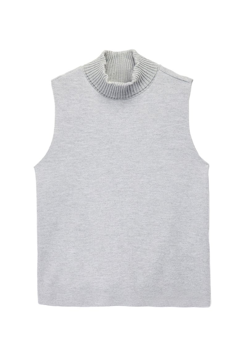 Suéter gris sin mangas de cuello alto con un borde acanalado, hecho de una suave tela de punto, que presenta un corte holgado y bordes limpios.