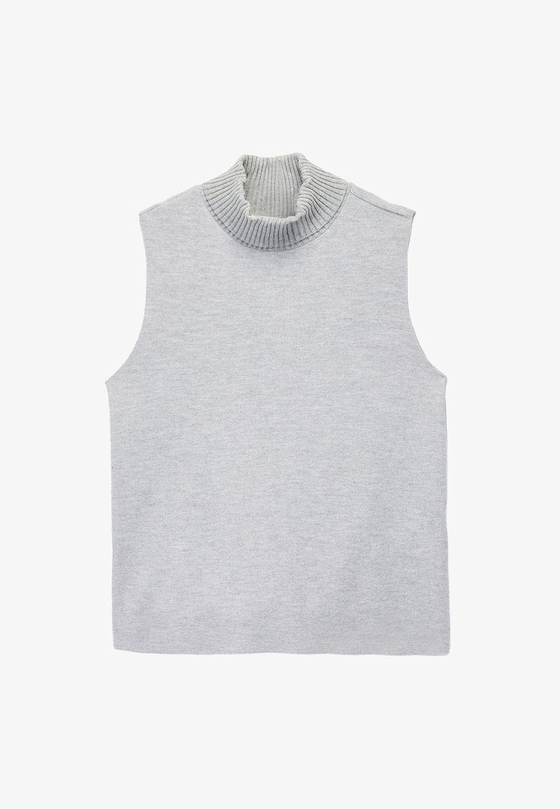 Suéter gris sin mangas de cuello alto con un borde acanalado, hecho de una suave tela de punto, que presenta un corte holgado y bordes limpios.