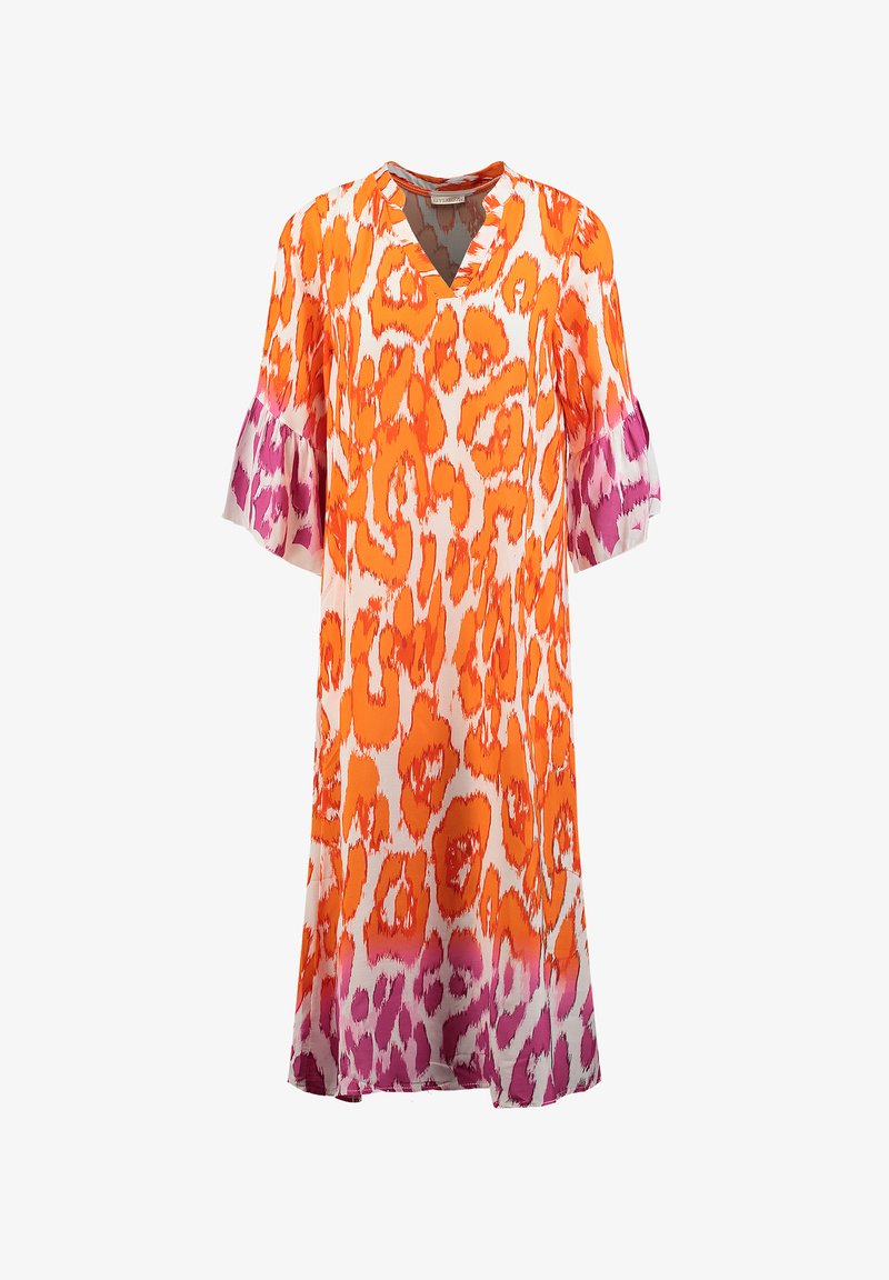 Vestido suelto hasta la rodilla con estampado animal naranja y púrpura, escote en V y mangas acampanadas de tres cuartos con detalles en púrpura.