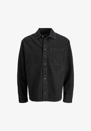 Melnā džinsa jaka ar taisnu piegriezumu, pogu aizdari, norakstu apkakli un vienu krūšu kabatu. Iezīmējas ar teksturētu audumu un redzamām šuvēm.