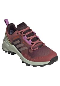 adidas Performance TERREX SWIFT R3 GORE-TEX® HIKING - Hikingschuh - red/oxide/pulse lilac