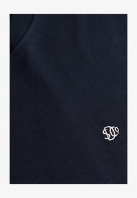 Non sélectionné, eclipse navy chalk