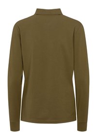 Pitkähihainen polopaita oliivinvihreänä, jossa on klassinen kaulus, sileä pinta ja puhdas, yksinkertainen muotoilu ilman kuvioita tai koristeita.