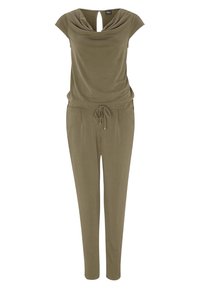 Oliwkowy kombinezon z krótkimi rękawami, dekoltem typu cowl, paskiem ze sznurkiem w talii oraz zwężanymi spodniami do pełnej długości.