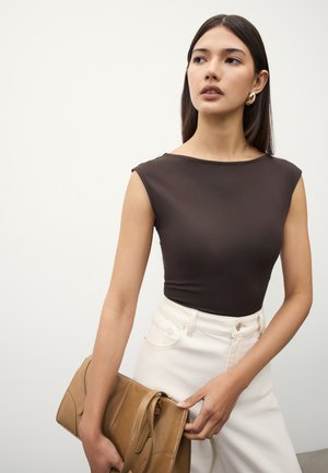 REGULAR FIT - SOFT TOUCH BACKLESS SLEEVELESS - Tops - chocolate brown