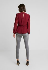 Forever New Bluse - berry