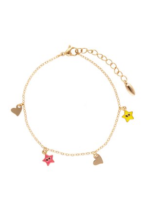 Brățară cu lanț din aur cu talismane alternante în formă de inimă și stea, o stea roșie și o stea galbenă cu ochi mici negri.