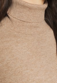 Vero Moda Stickad tröja - dark brown