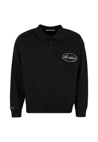 Schwarzer, gestrickter Polopullover mit Kragen, drei Knöpfen und einem weißen gestickten Emblem mit der Aufschrift "Brothers" auf der Brust. Strukturierter Stoff.