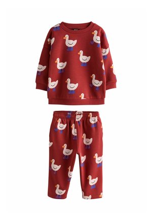 Rotes Langarm-Oberteil und Hose mit wiederholtem weißen Entenmuster, die blaue Stiefel tragen, entworfen für Kleinkinder oder junge Kinder.