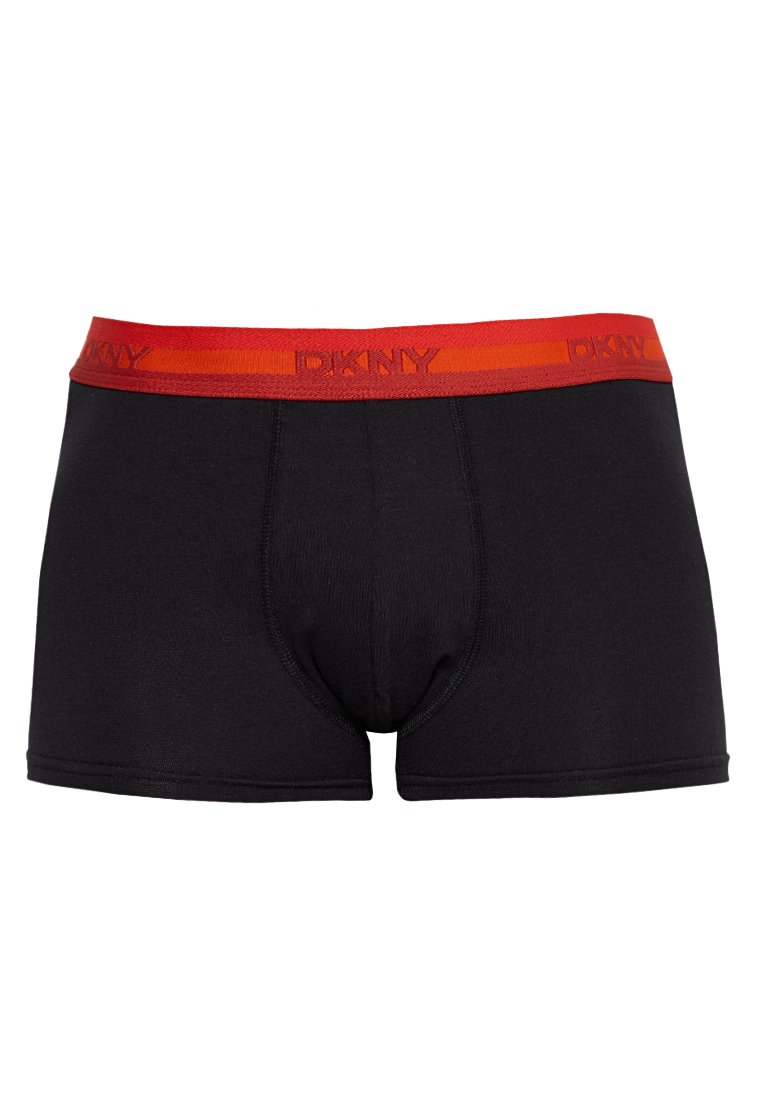 Czarne bokserki z czerwonym pasem. Pas posiada logo "DKNY" i ma gładką strukturę. Szorty mają dopasowany krój z miękkiego, elastycznego materiału.