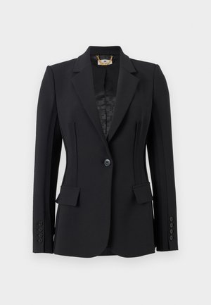 Μαύρο σακάκι με κομψή ραφή, γιακά με εγκοπή, μονό κούμπωμα με κουμπί, τσέπες με καπάκι, τέσσερα κουμπιά στα μανίκια και εσωτερική επένδυση με σχέδιο και λεπτομέρεια από χρυσή αλυσίδα.