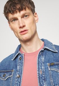 BOSS THOMPSON - T-shirt básica - open pink