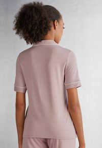 Intimissimi KURZÄRMELIGES, VORNE OFFENES - Pyžamový top - pink