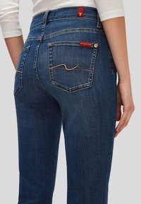 7 for all mankind Jean bootcut - mid blue