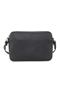 Borsa a tracolla nera in pelle con superficie testurizzata, forma rettangolare e dettaglio del logo perforato sul fronte, con tracolla regolabile attaccata.