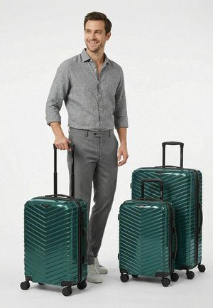 Redolz, ESSENTIALS 18 2.0 4 ROLLEN KOFFERSET 3-TEILIG MIT DEHNFALTE UNISEX - Kofferset - metallic-green shiny