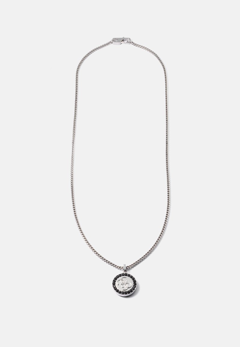 Sølv kædannek med en rund medaljon, der har et logo omgivet af sorte ædelsten. Elegant, poleret finish med en lobster lukning.