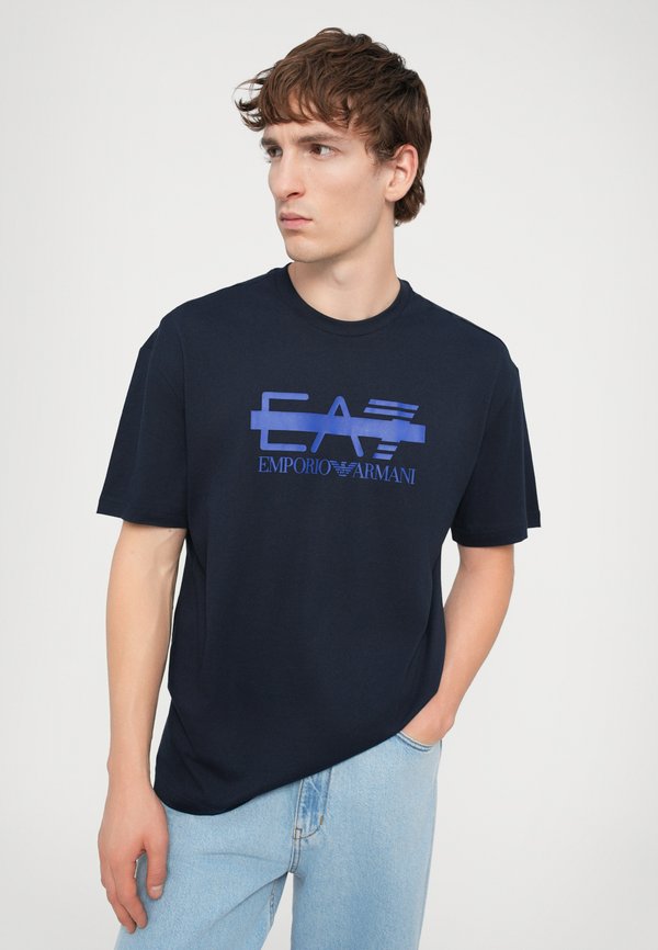 TRAIN LOGO TEE - Print T-shirt4