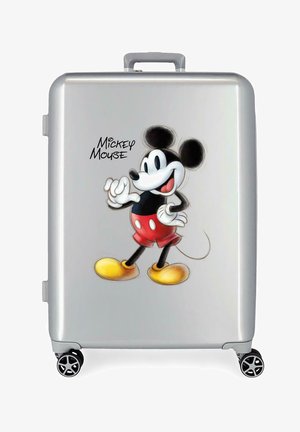 Maleta rígida plateada con cuatro ruedas, con una colorida ilustración de Mickey Mouse y el texto "Mickey Mouse" en la parte frontal.