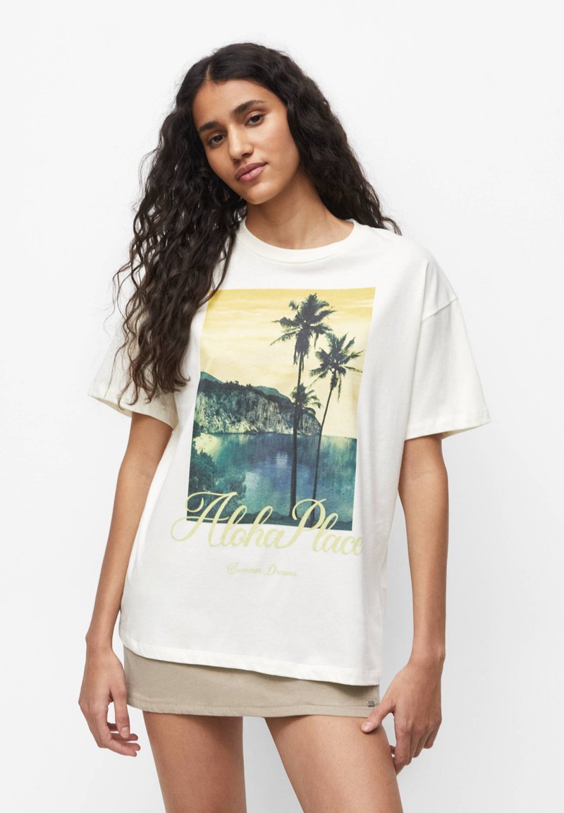 PULL&BEAR SHORT SLEEVE WITH PHOTO Print Tshirt white Zalando.ie