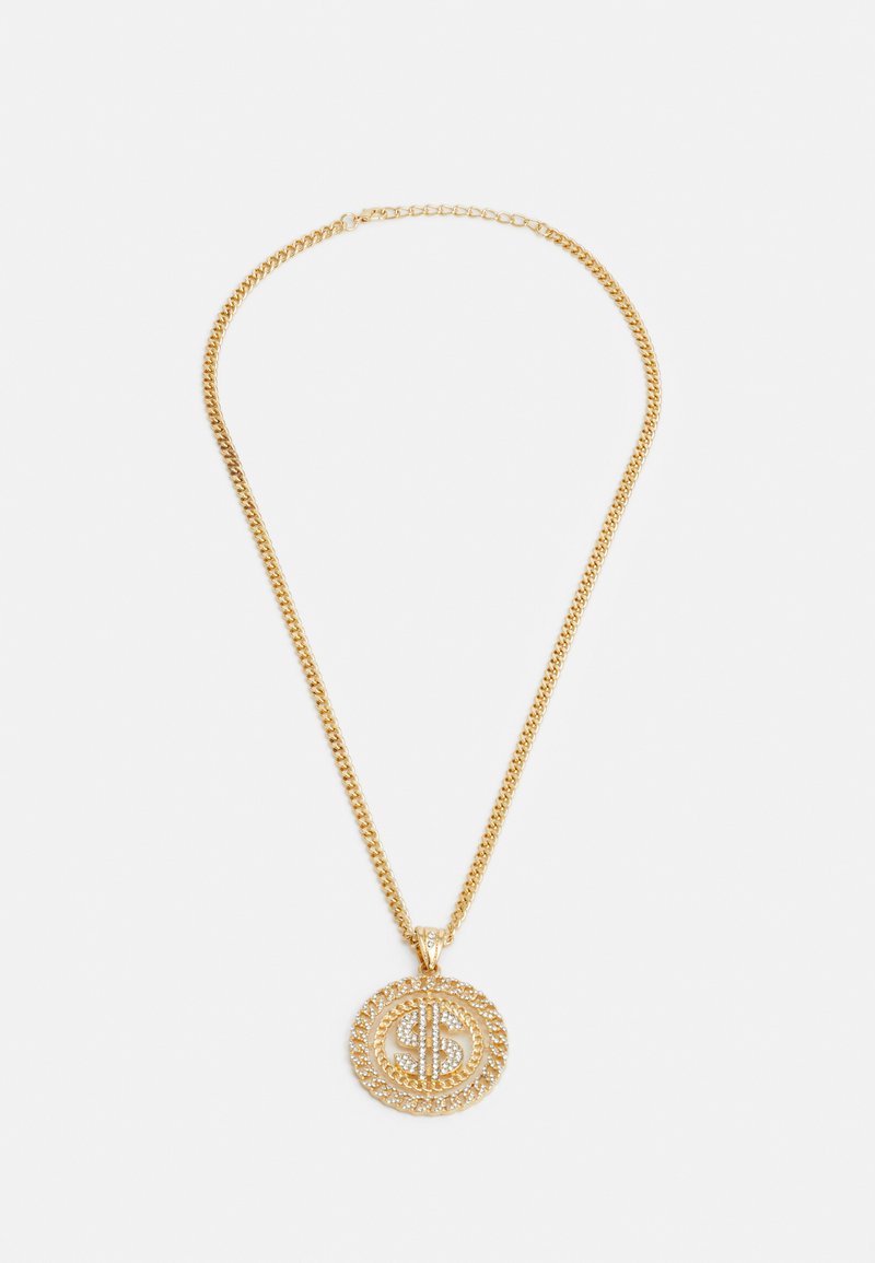 Gouden ketting met een cirkelvormige hanger met een dollar-teken ontwerp, versierd met heldere stenen in een textuur, gedraaide rand.