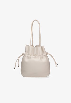 Borsa a tracolla beige con coulisse, dalla texture liscia, materiale morbido e lunghe cinghie; presenta una parte superiore arricciata e dettagli in hardware tono argento.