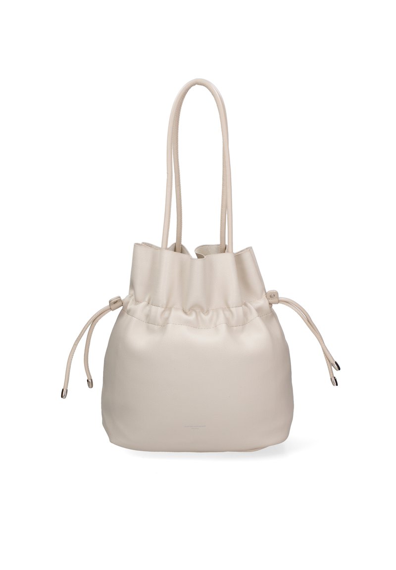 Borsa a tracolla beige con coulisse, dalla texture liscia, materiale morbido e lunghe cinghie; presenta una parte superiore arricciata e dettagli in hardware tono argento.