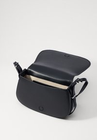 MICHAEL Michael Kors LYDIA FLAP MESSENGER - Torbica - black