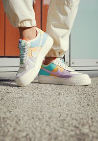 Nike Sportswear AF1 SHADOW Zapatillas pale ivory/celestial