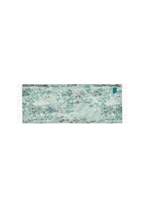 Bieżnik tekstylny z wielokolorowym wzorem w odcieniach teal, szarości i czerni, z frędzlami na brzegach. Prostokątny kształt, gładka textura.